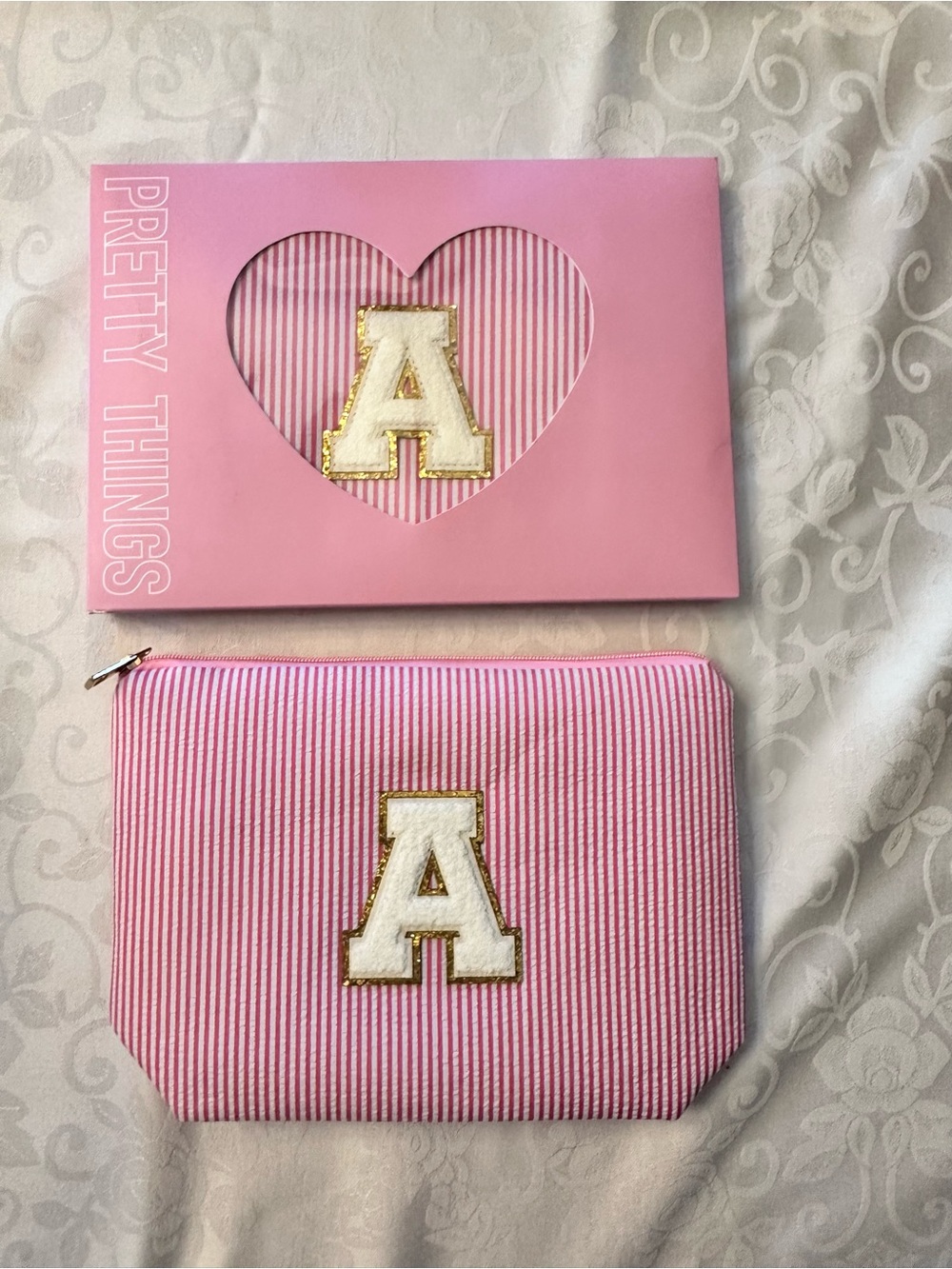 NWT Pink and White Travel Bag Set - Picture 3 of 7